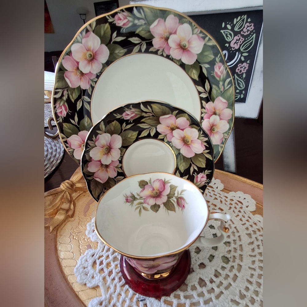 Vintage Red and Clear Acrylic Teacup Duo And Trio Display Holders Set Of 4